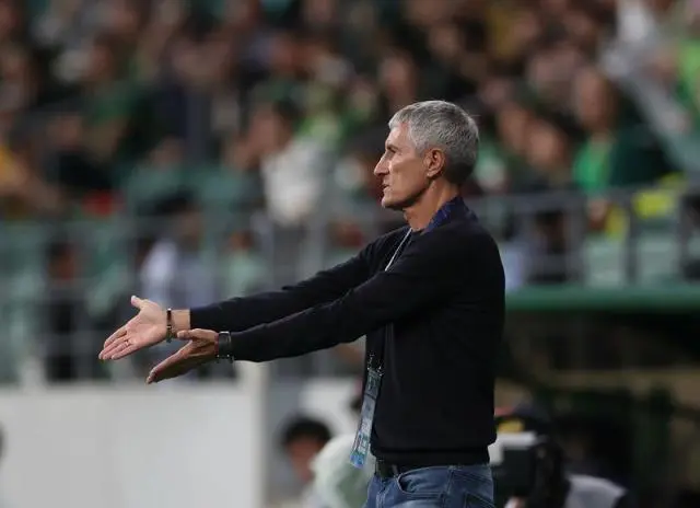 tenan, 在主场迎战